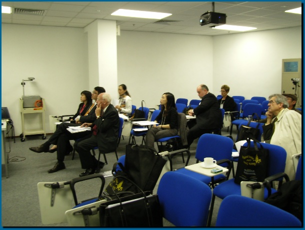 602x451 pixels (93K)